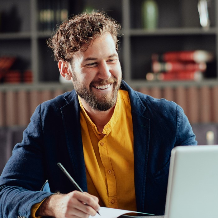 men-freelance-computer.jpg